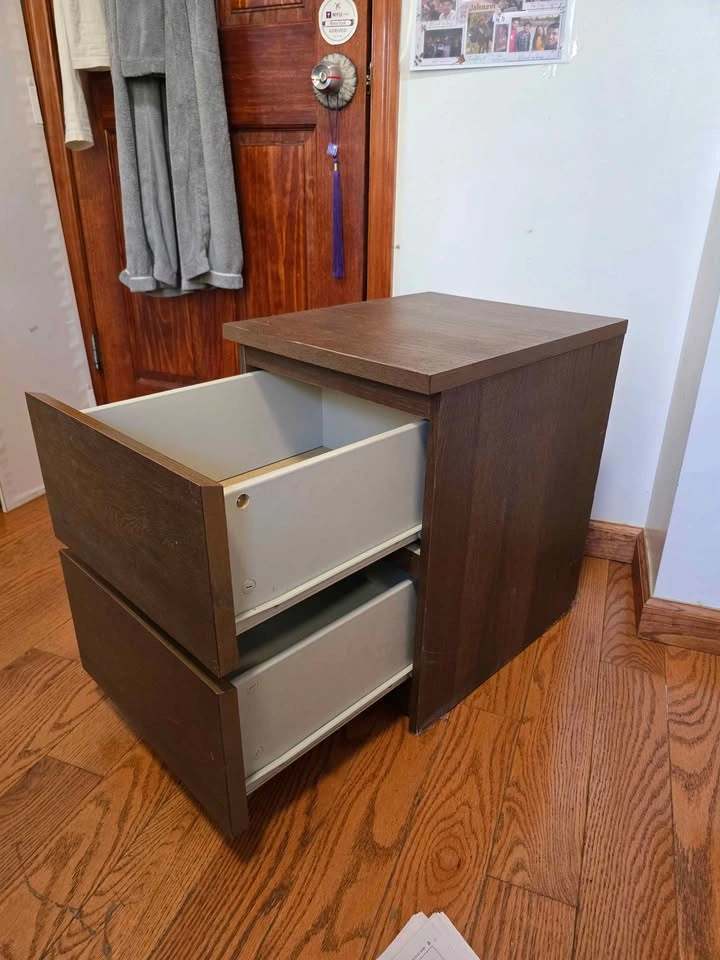 Nightstand - photo 2