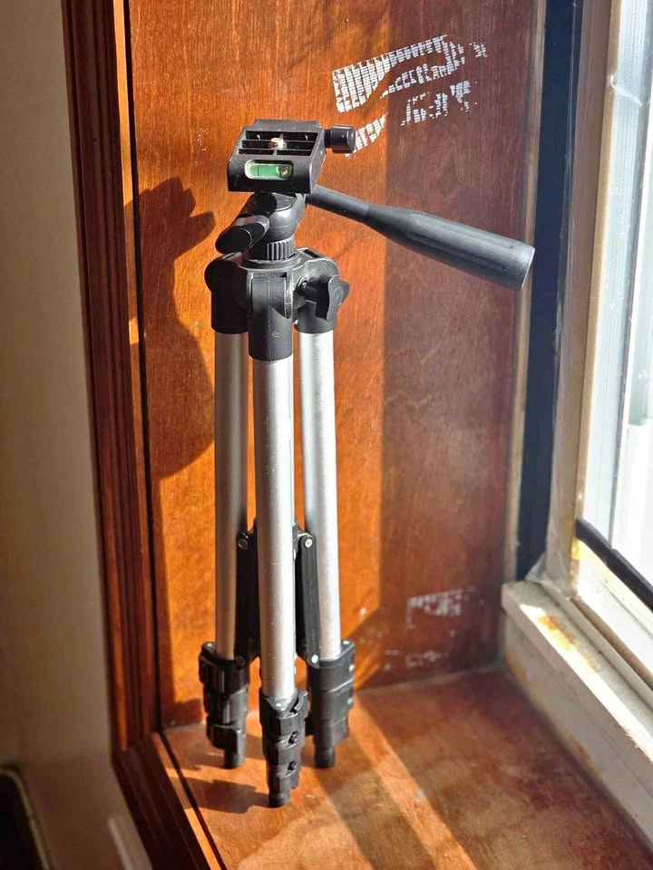Camera Tripod with remote control