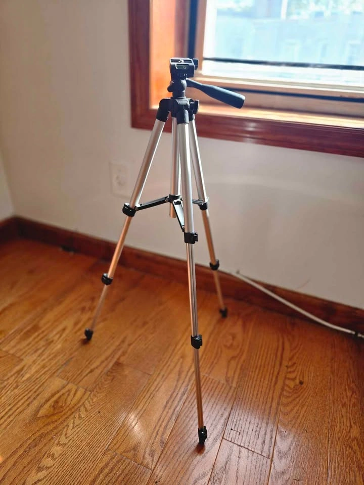 Camera Tripod with remote control - photo 5