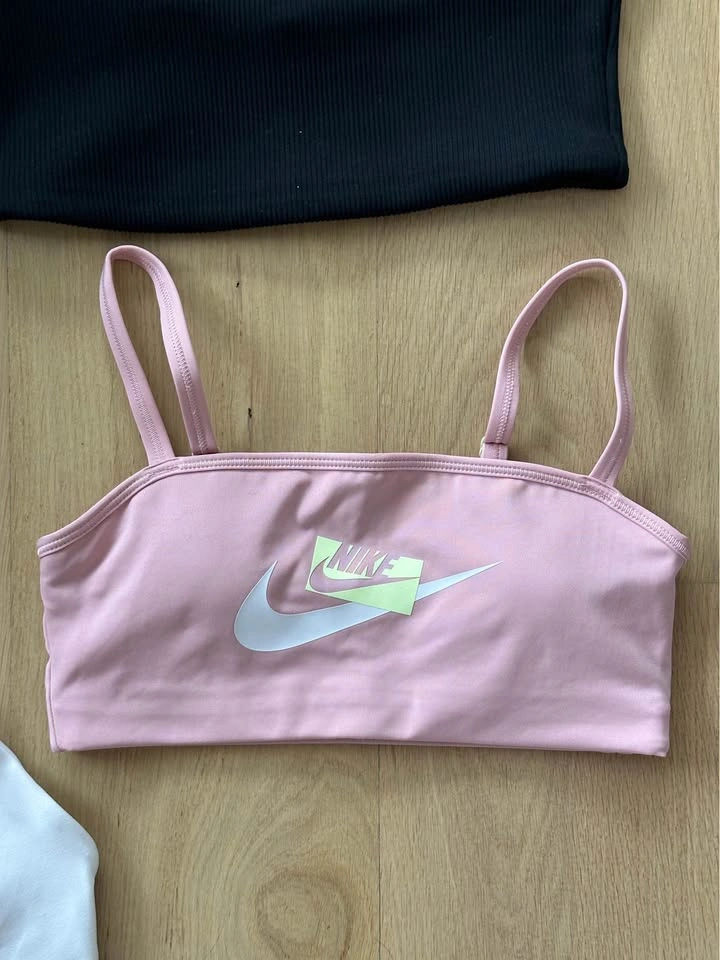 Nike Sports Bras - photo 5