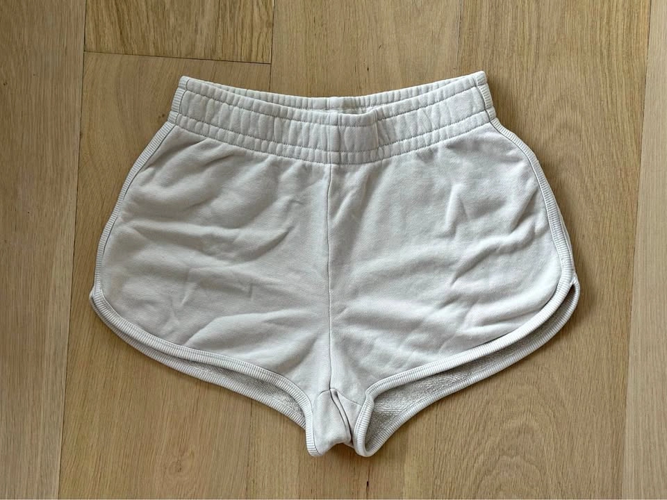 Aritzia Wilfred Free Dolphin Sweat Shorts