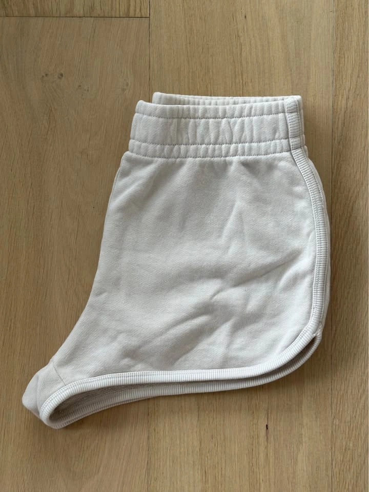 Aritzia Wilfred Free Dolphin Sweat Shorts - photo 3