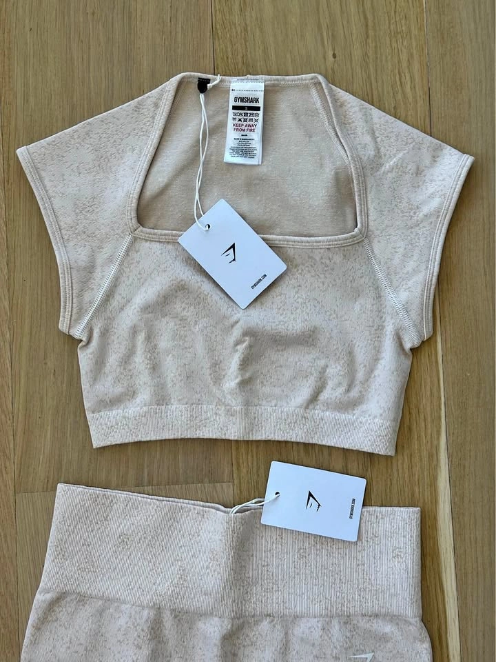 Gymshark Crop Top & Shorts Set BNWT