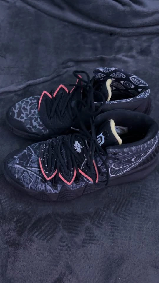 Kyrie Kybrid S2 “What The” Size 11 - photo 3