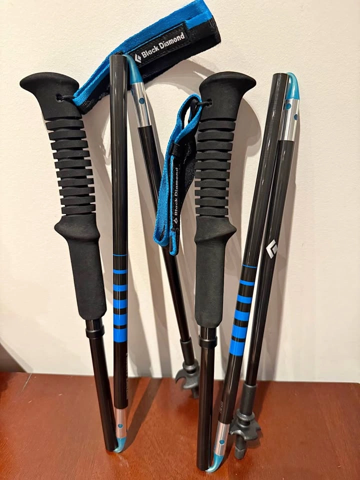 Brand New Black Diamond Distance Carbon Z Trekking Poles