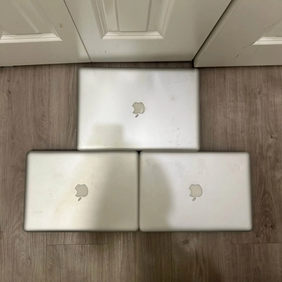 3x MacBook Lot (For Parts/Repair) - photo 2