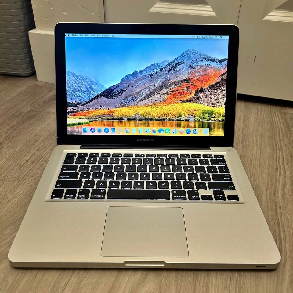 2011 MacBook Pro 13” (i7/16GB/512GB)