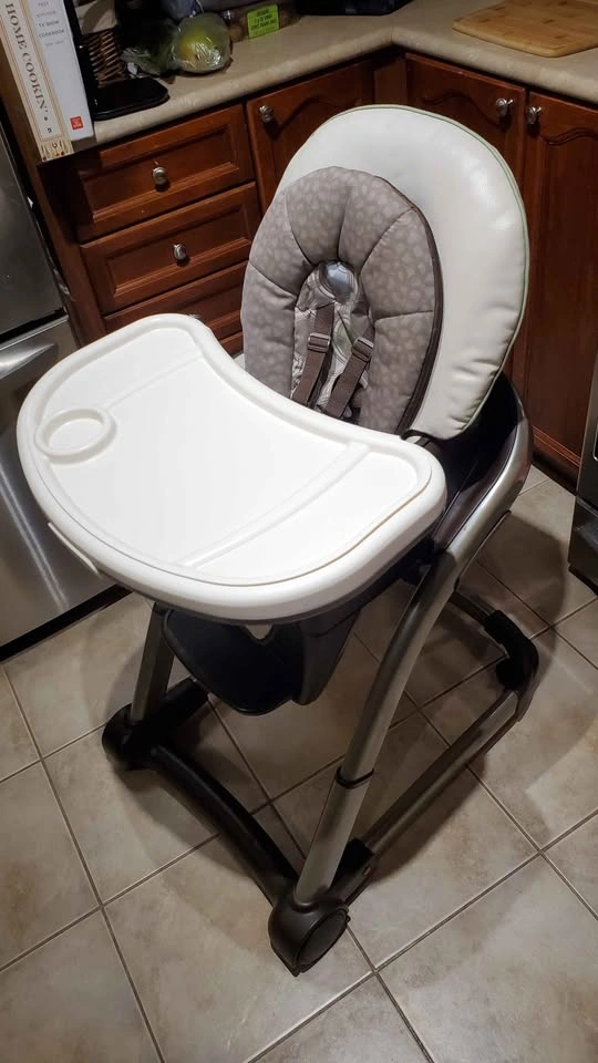 Graco high chair - photo 2