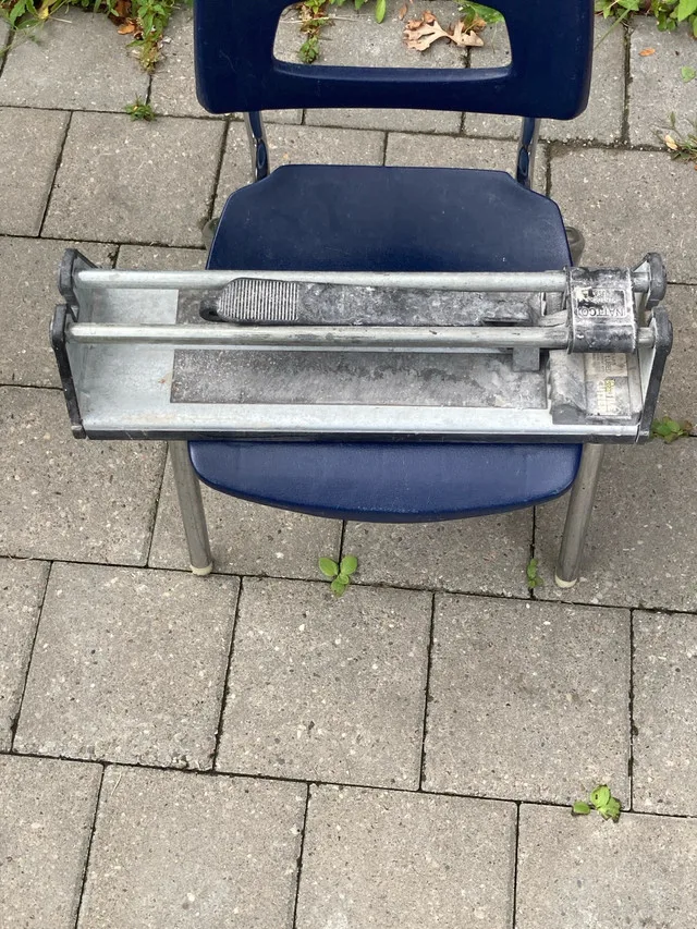 Tile cutter thumbnail