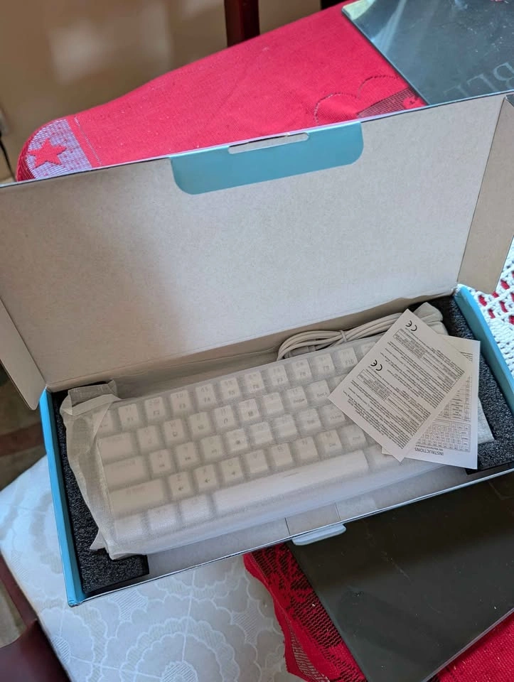 New K61 White RGB Mechanical Keyboard - photo 3