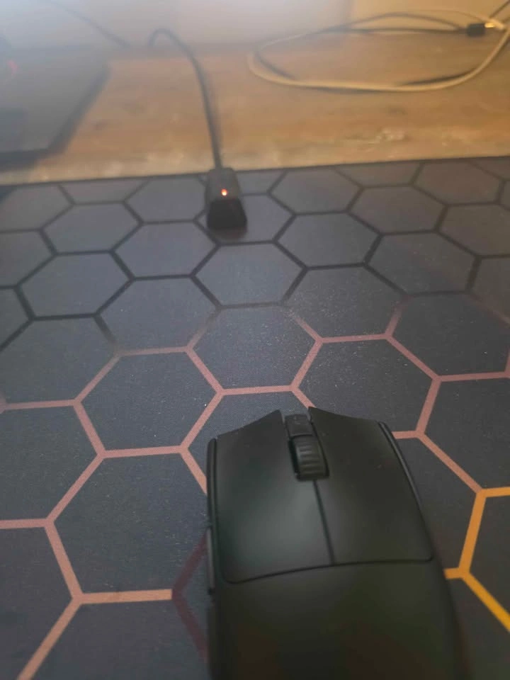 RAZER Viper V3 Pro Mouse - photo 3
