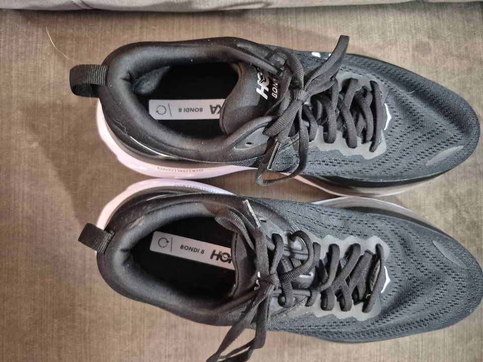 Hoka Bondi 8 running shoes - photo 2