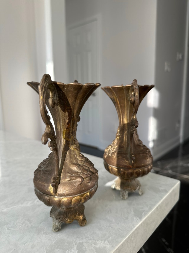 Antique Brass Mini Flower Vase: Ornate Italian Cottagecore Decor - photo 3