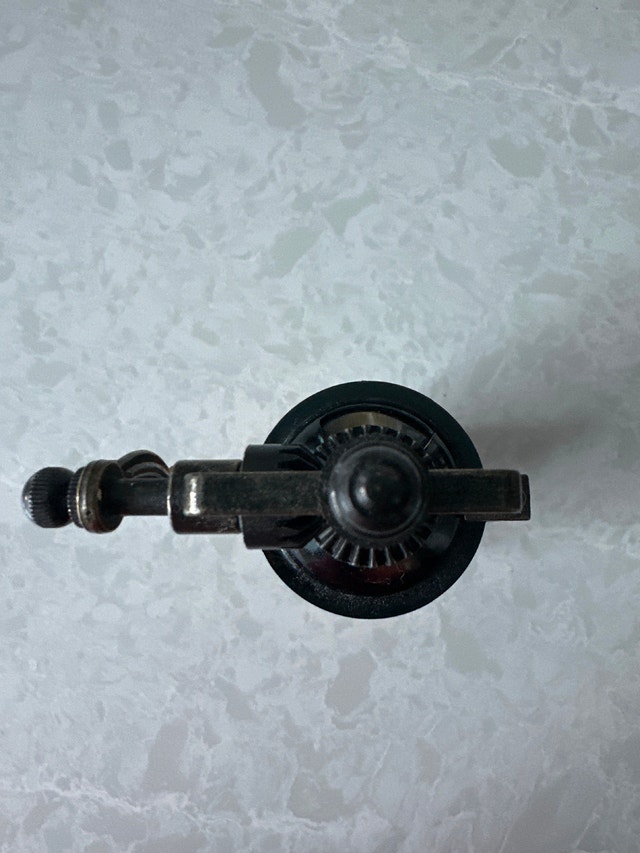 Hand-cranked antique-style pepper or salt mill grinder - photo 4