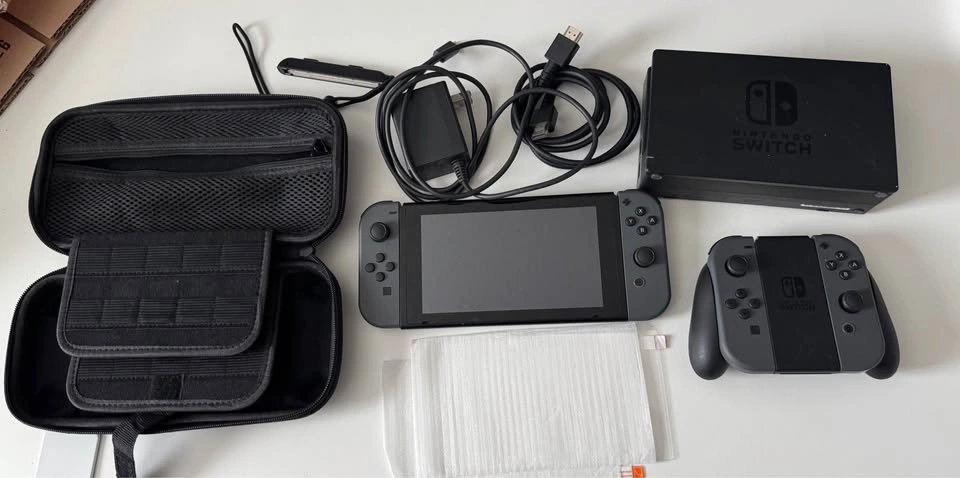 Nintendo Switch V1 HAC-001 Unpatched XAW1 32GB Bundle - photo 4
