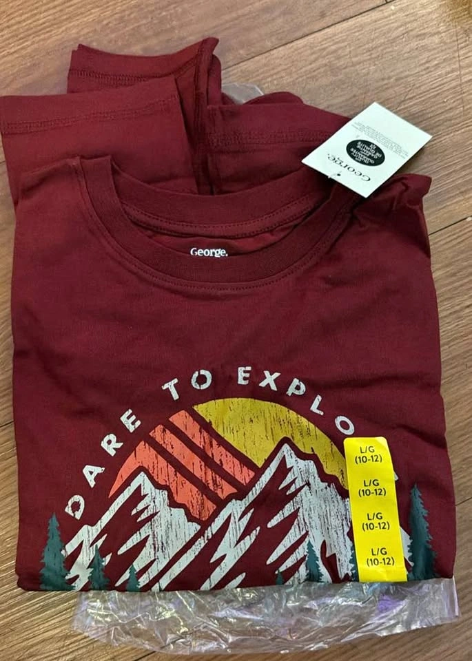 Boys (10-12) Large size Tshirt Brand New