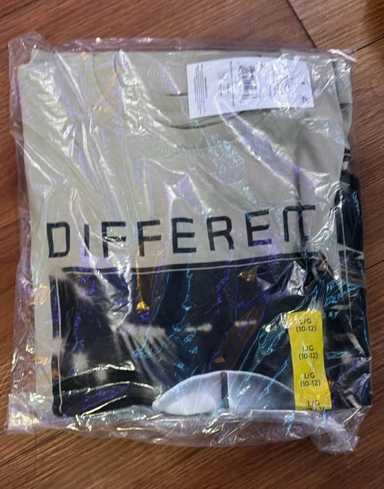 Boys (10-12) Large size Tshirt Brand New - photo 2