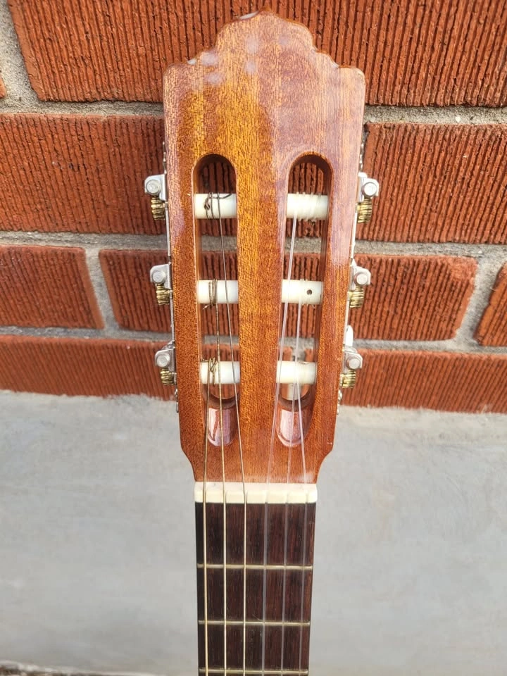 $350 Almansa 401 Classical Guitar – Natural - photo 3