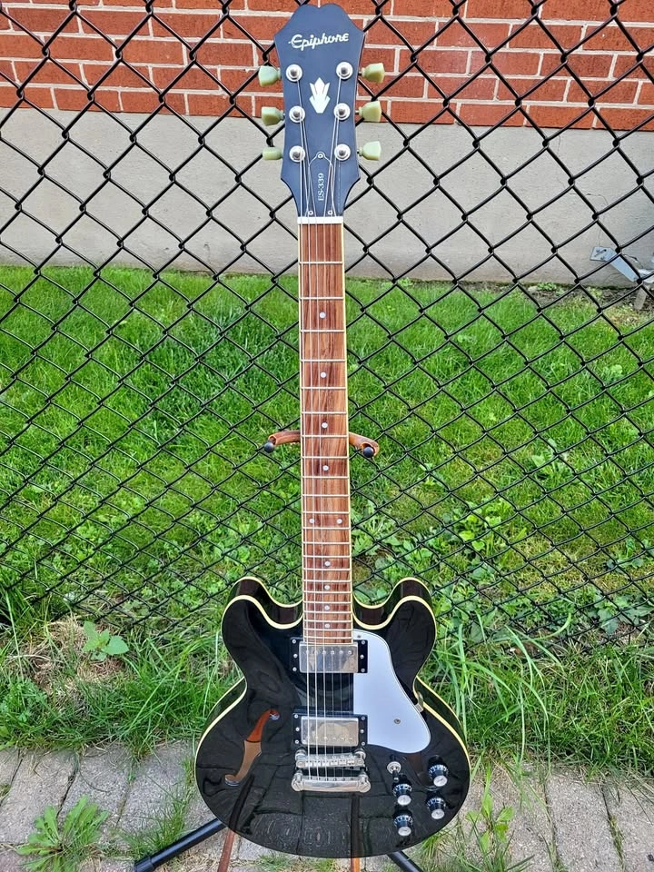 $500 Epiphone ES-339 Semi-hollow Electric Guitar - Ebony