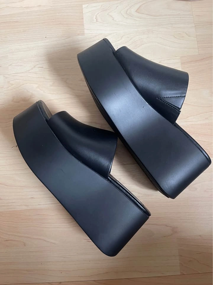 Steve Madden Black Leather Platform Sandals - Size 9 - photo 2