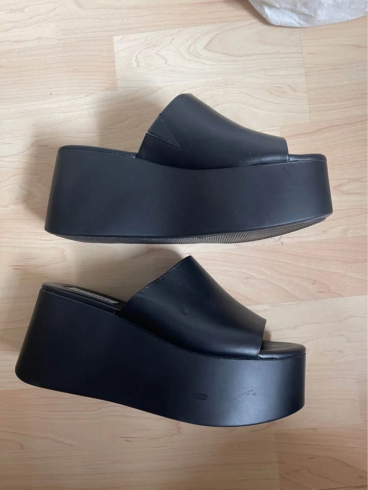 Steve Madden Black Leather Platform Sandals - Size 9 - photo 3