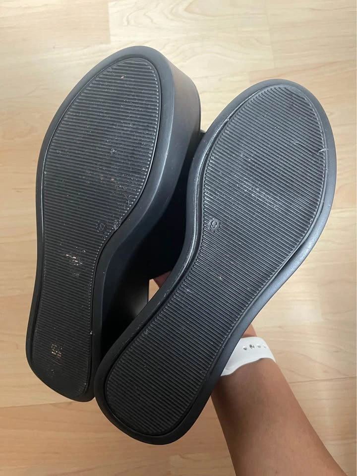 Steve Madden Black Leather Platform Sandals - Size 9 - photo 4