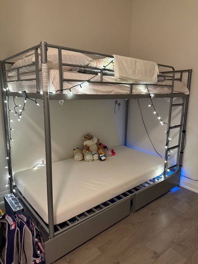 Bunk bed with 2 new Twin mattresses - photo 2