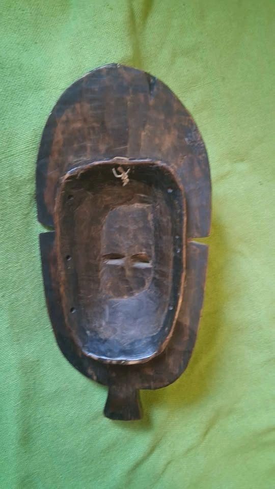 Hand-Carved Wooden Baule Mblo Portrait Mask - photo 4