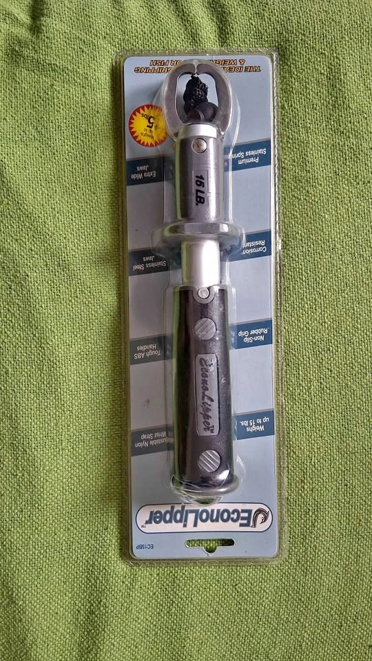 EconoLipper EC15BP Fish Lip Grip and Scale
