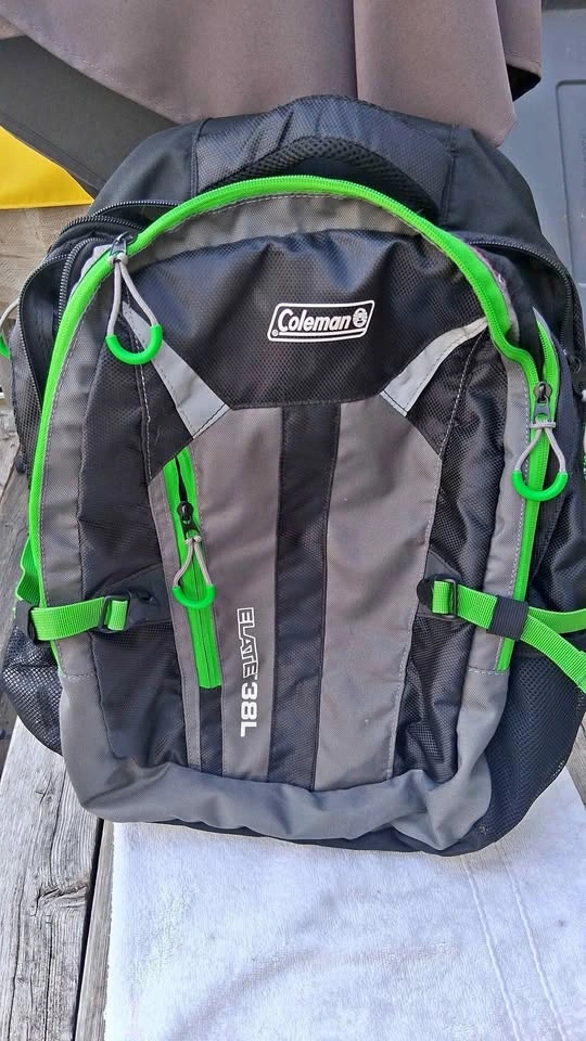 Coleman ELATE 38L Backpack