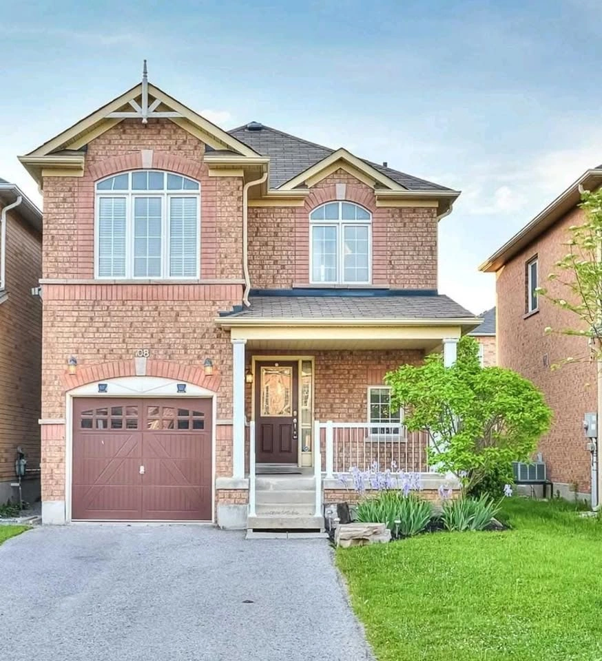 4 Beds 4 Baths - House