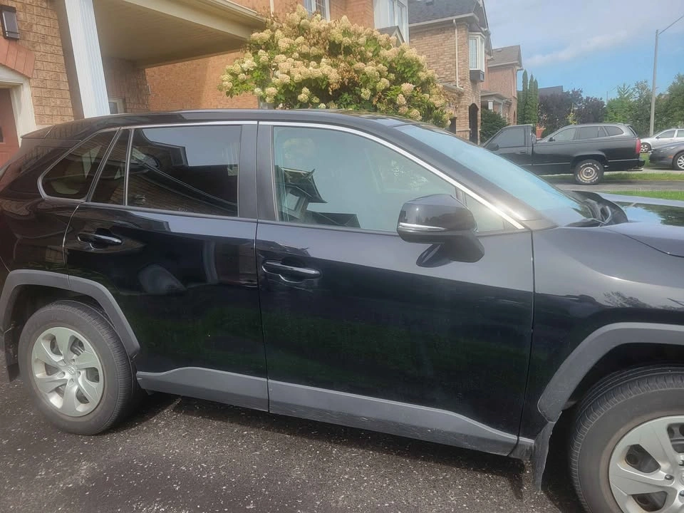 2022 Toyota RAV4 · LE Sport Utility 4D - photo 4