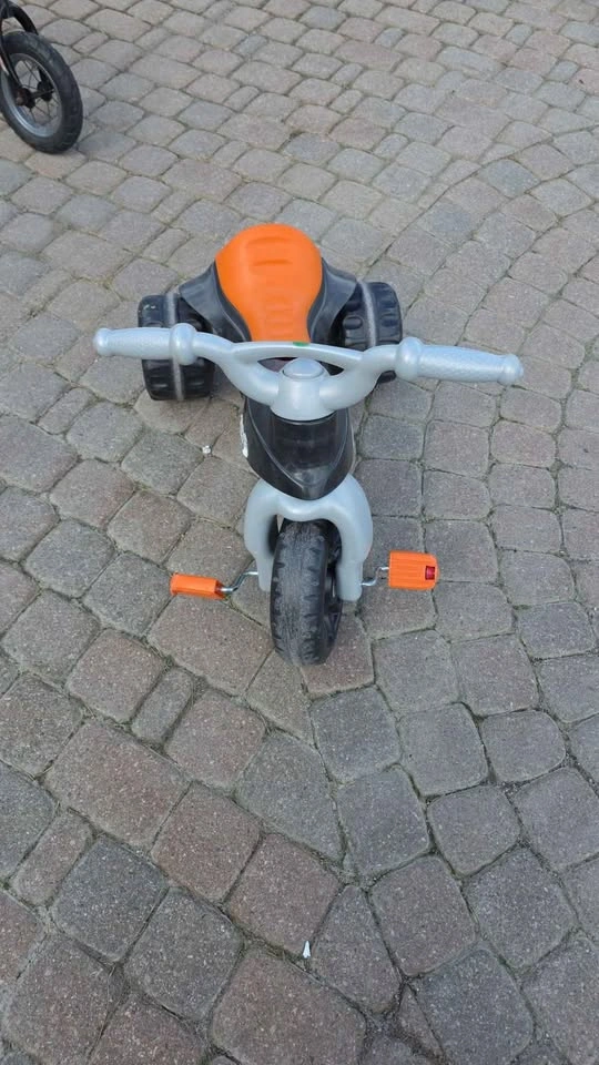 Toddler Plastic Tricycle - photo 2