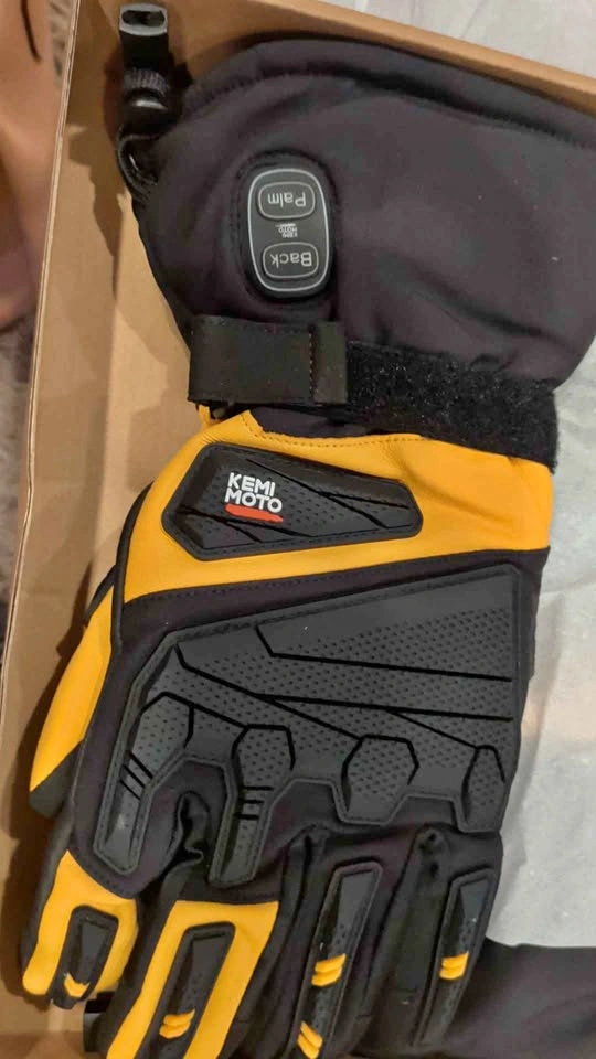 Motorcycle heated gloves(BNIB)