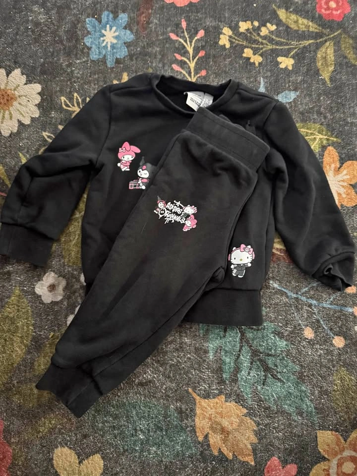 18-24 2T Hello kitty and my melody