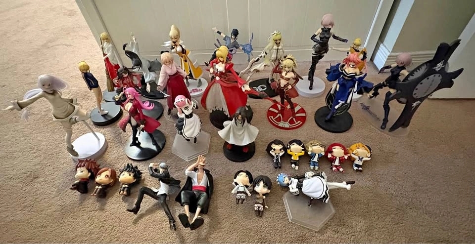Lot of Anime Figures (Fate, Re:Zero, Naruto, Attack on Titan)
