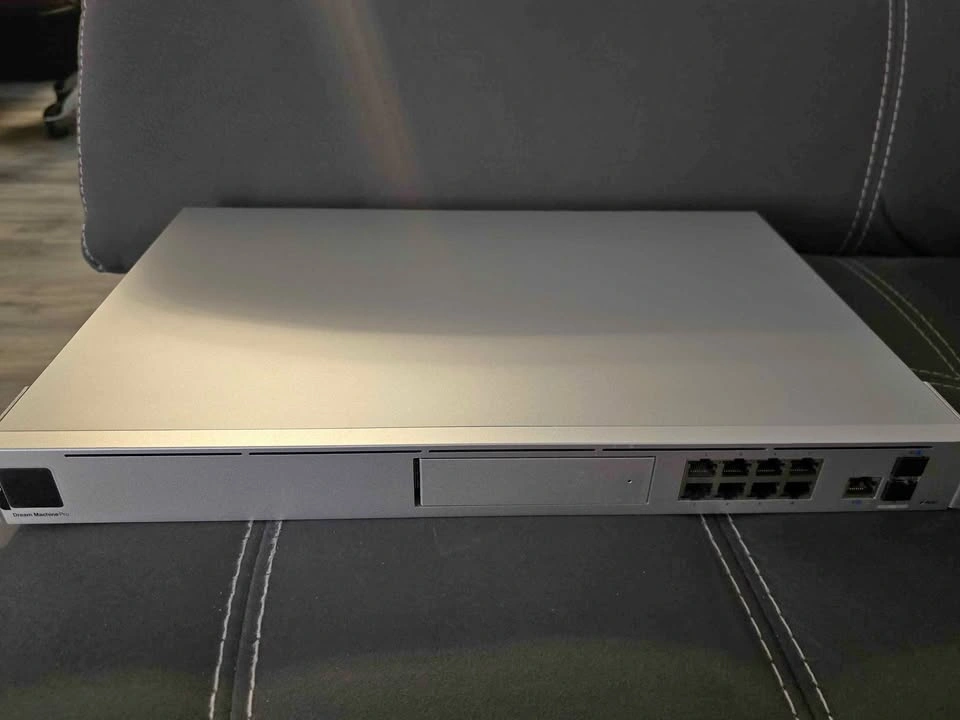 Unifi Dream machine pro router