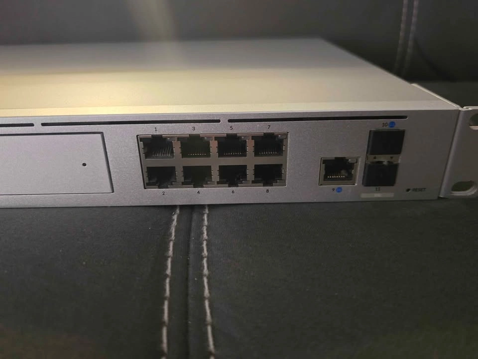 Unifi Dream machine pro router - photo 2