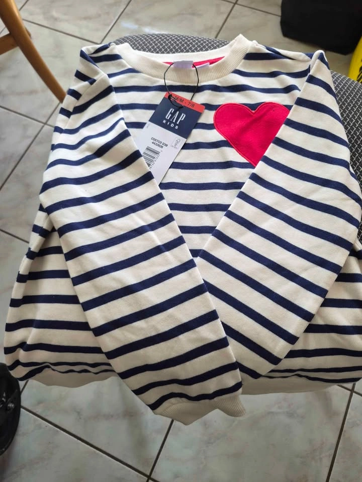 Gap Kids Striped Heart Sweatshirt Size 7/8 - photo 2