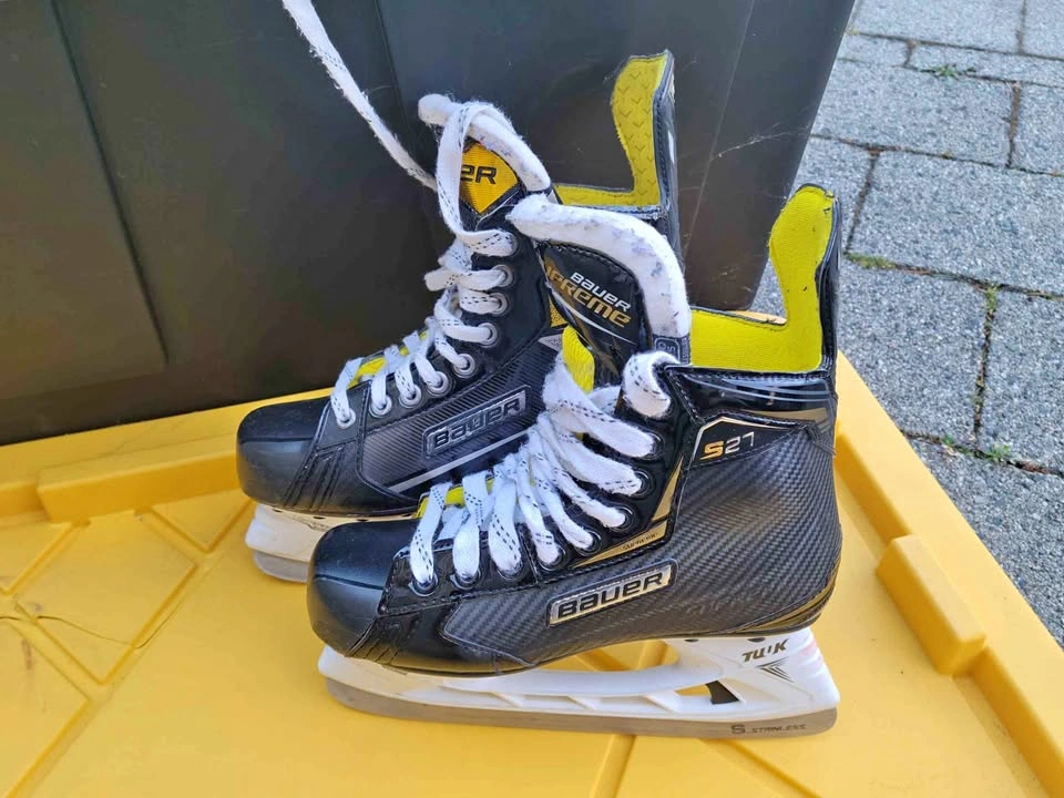 Bauer Supreme S27 Hockey Skates – Size 5.5D