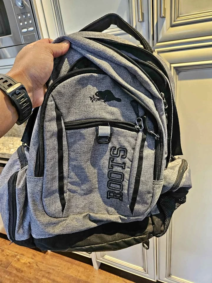 Roots Grey & Black School Backpack – Great Condition