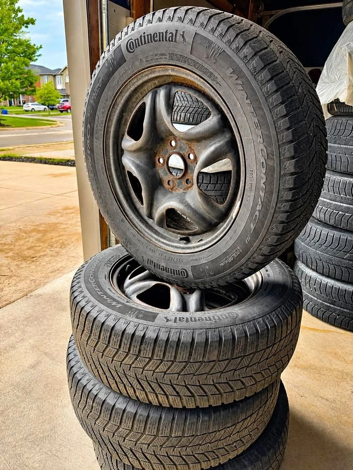 Toyota RAV4 225/65R17 Continental Winter Tires + Steel Rims
