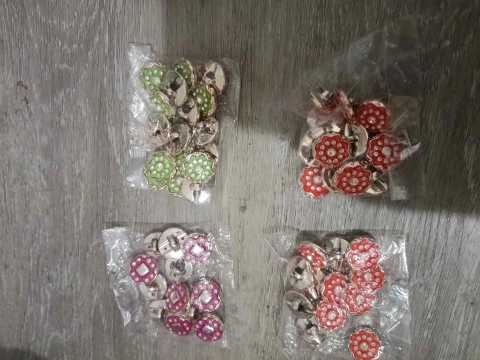 Assorted Decorative Shank Buttons - photo 3
