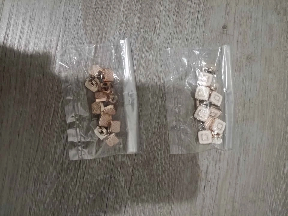 Assorted buttons - photo 4