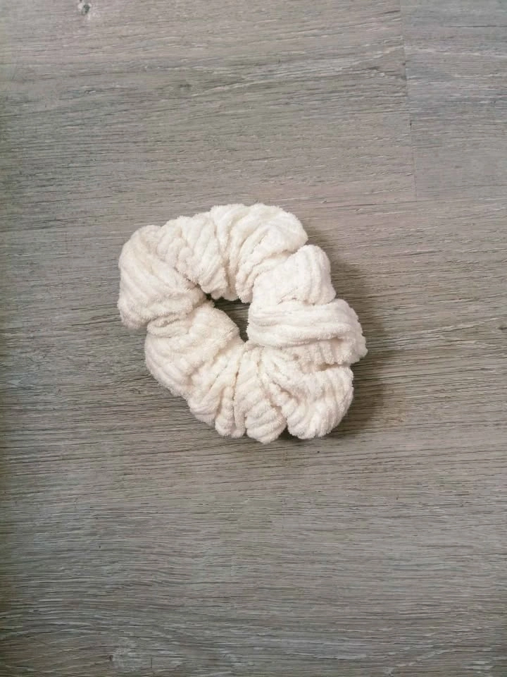 Assorted Hair Scrunchies - photo 3