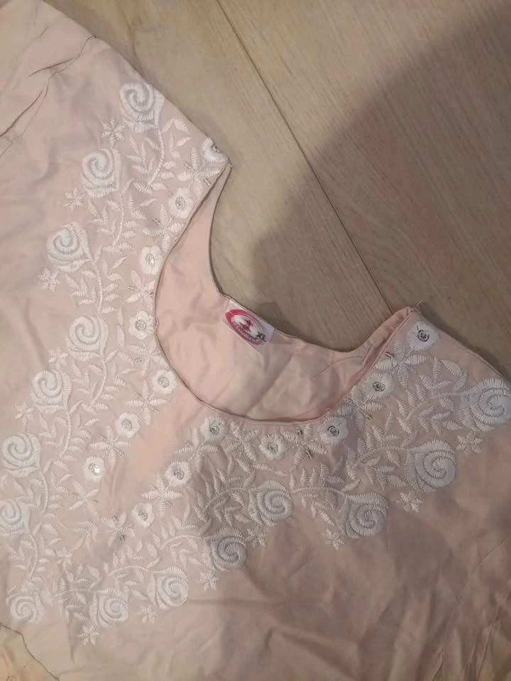 New XL Embroidered Kurta & Pants Set - photo 2