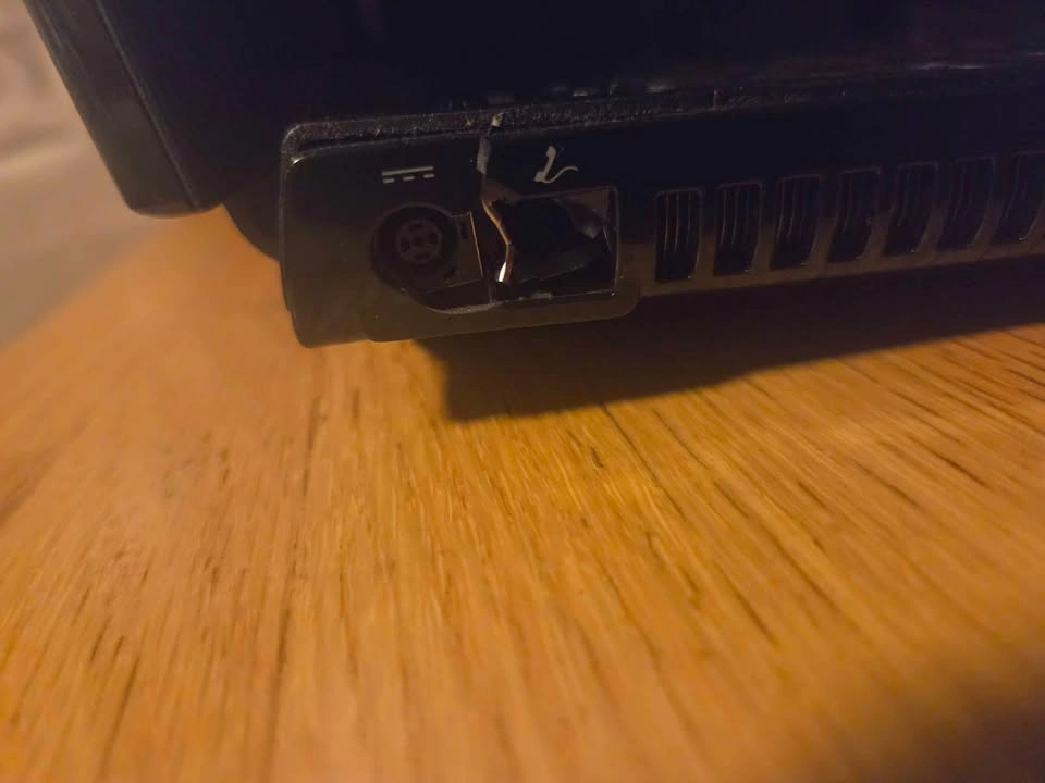 Vostro Dell 1220 Laptop - photo 4