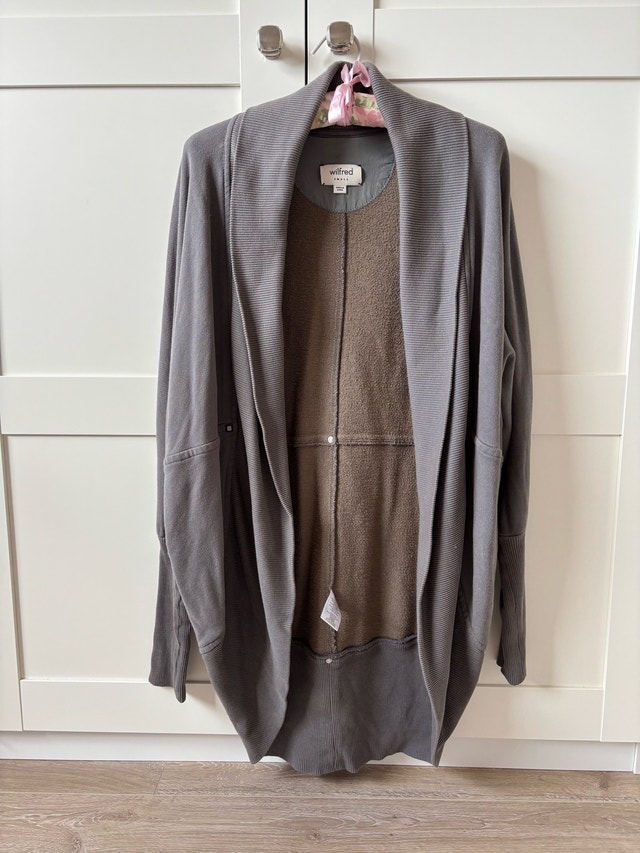 Aritzia Wilfred jacket cardigan