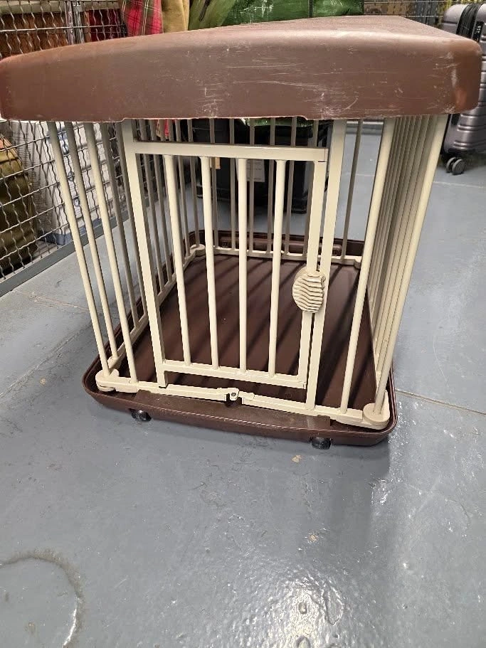 Portable pet crate