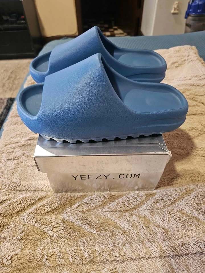 Brand New Yeezy Slides in Azure Blue, Size 9 men / 10 Women - photo 2